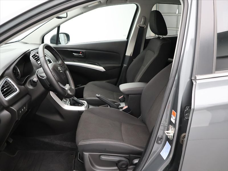 Suzuki SX4 S-Cross 1.4 BoosterJet 103kW Premium A - fotka 11 z 32