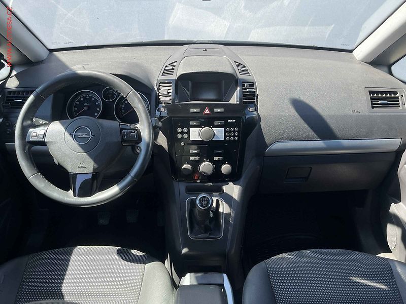 Opel Zafira (2008) 1.8 16V 7míst, AC, park.asist - fotka 8 z 12