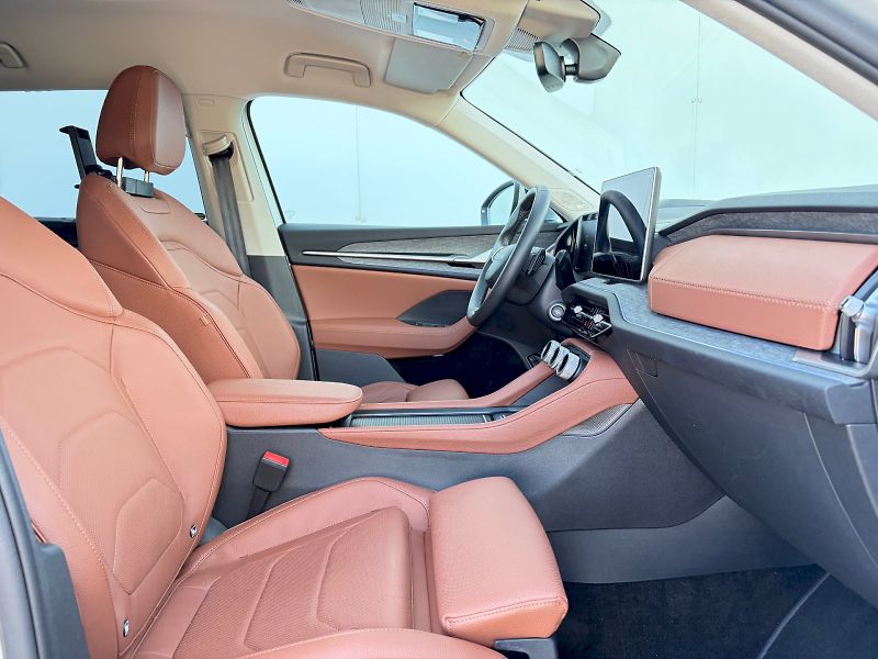 Škoda Kodiaq (2025) DSG 1.5 TSI / iV 150kW / EXCLU - fotka 10 z 35