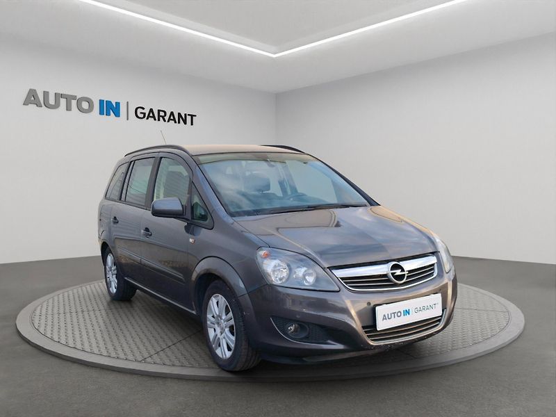 Opel Zafira (2011) 1.6 85kw, ČR, 1.maj, tažné - fotka 3 z 24