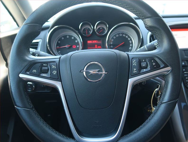 Opel Astra (2014) 1.4 16V, Serv.kniha, Navi - fotka 16 z 17