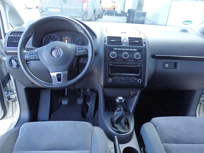 Volkswagen Touran 1.4 TSI 103 kW DIGI. KLIMA,ESP - fotka 11 z 13