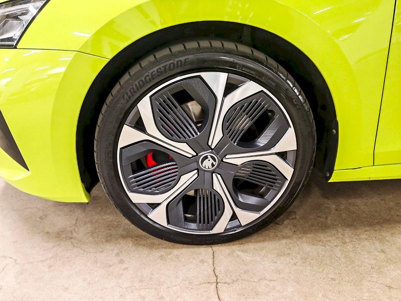 Škoda Octavia (2025) 2.0 TSI 195 kW DSG RS - fotka 33 z 33