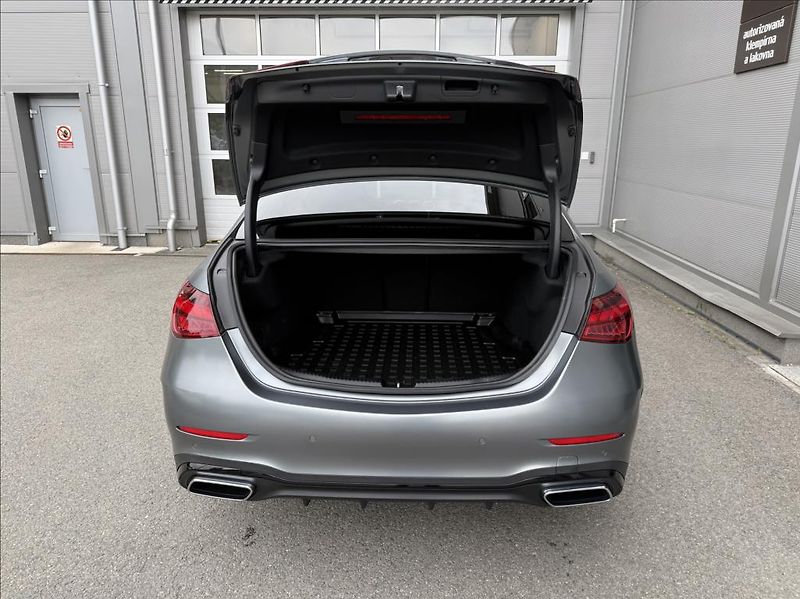 Mercedes-Benz Třídy C AMG Paket  C 300 4MATIC - fotka 20 z 24