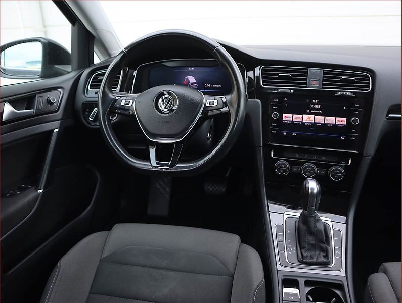 Volkswagen Golf (2017) Highline 1.6 TDI, Automat - fotka 7 z 20