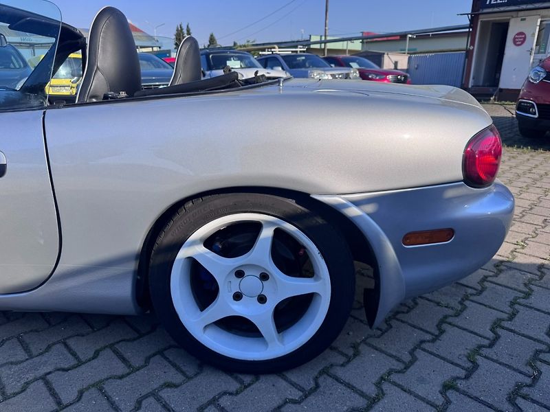 Mazda MX-5 (2000) NB 1,8 107 KW SVOR 6Q - fotka 14 z 45