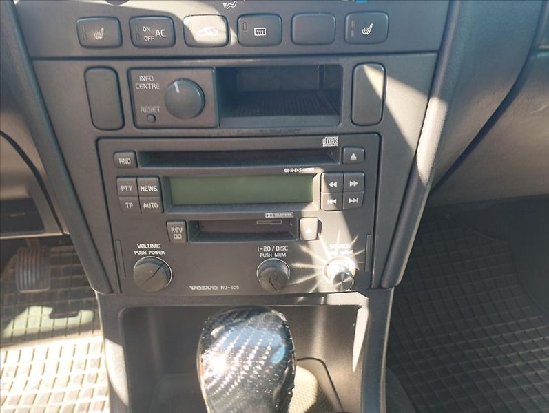 Volvo V40 1,8 90KW - fotka 15 z 16
