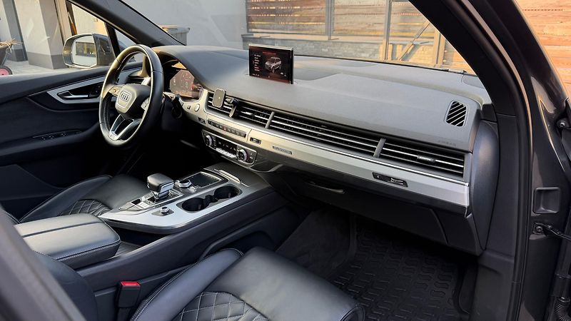 Audi SQ7 4.0 Q7 /320kW - fotka 10 z 20