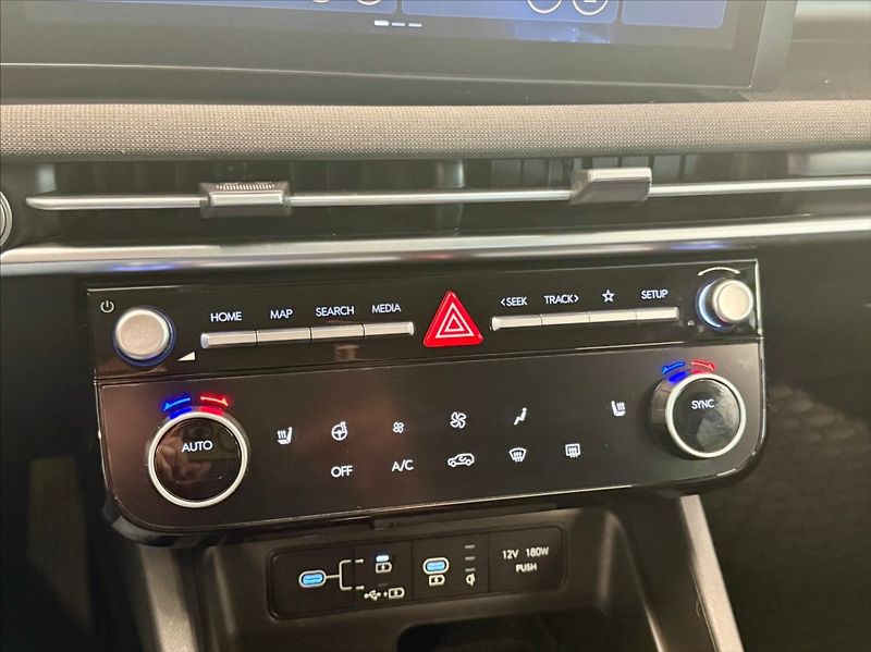 Hyundai Tucson 1,6 T-GDI STYLE 4X4 AT - fotka 11 z 16