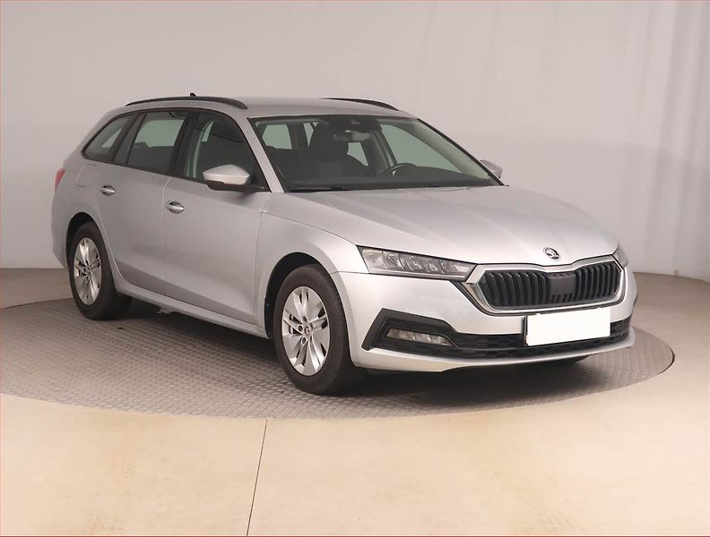 Škoda Octavia (2022) Ambition 2.0 TDI, ČR,1.maj - fotografie inzerátu