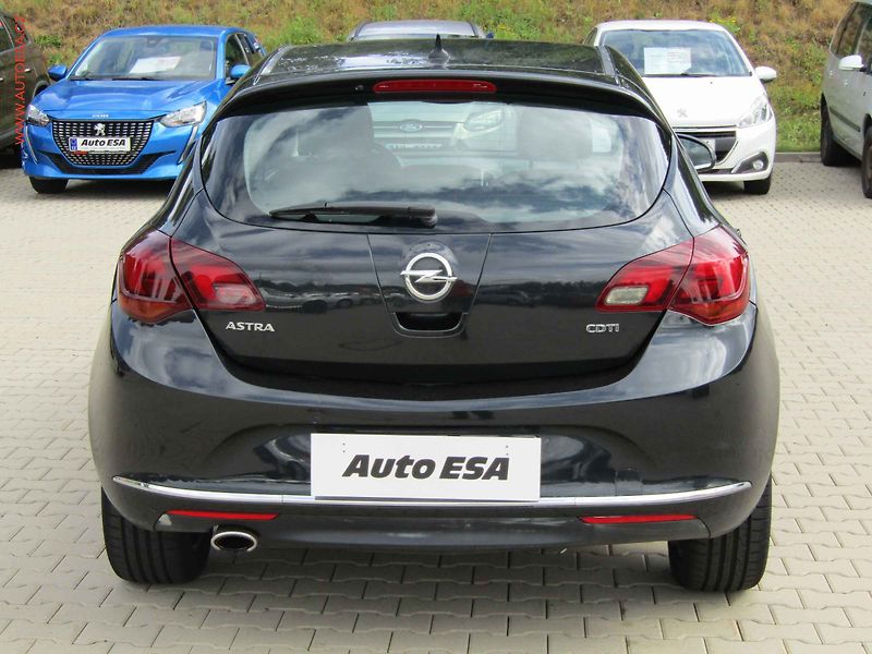 Opel Astra (2014) 2.0CDTi, Automat - fotka 5 z 21
