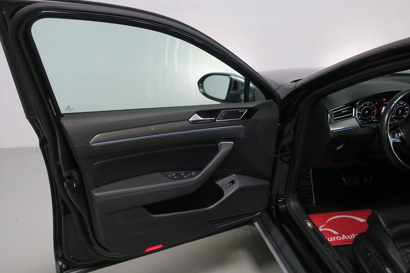 Volkswagen Passat Variant (2017) 2.0 TDI 176kW 4M. DSG Alltrack - fotka 8 z 50