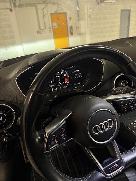 Audi TTS (2016) - fotka 24 z 31