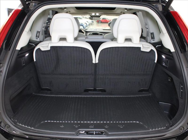 Volvo XC90 2,0 T8 Ultimate Bright B&W Vzd - fotka 22 z 25