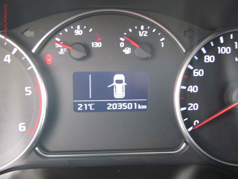 Kia Carens (2014) 1.7 CRDi, ČR, TZ - fotka 16 z 20