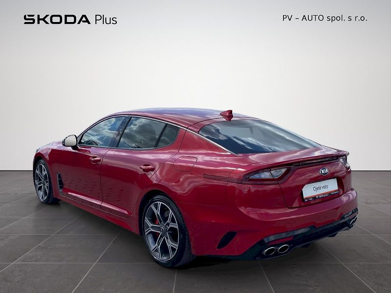 Kia Stinger (2017) 3.3 GT 272 kW 4x4 Automat - fotka 27 z 33