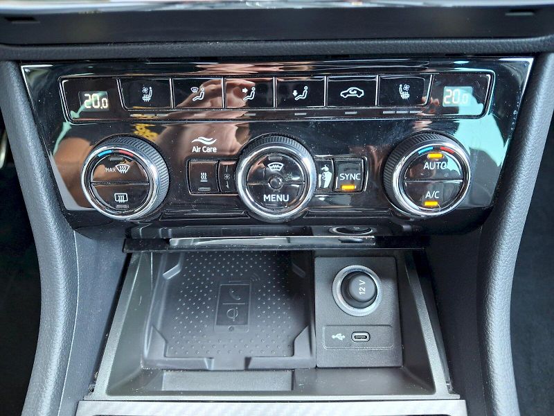 Škoda Superb (2023) Sportline 1.5TSi 110kW - fotka 30 z 35