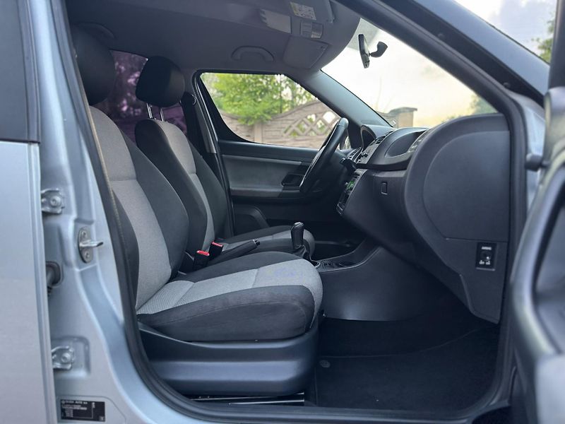 Škoda Roomster 1.6TDI ROZVODY TAŽNÉ KLIMA   - fotka 18 z 25