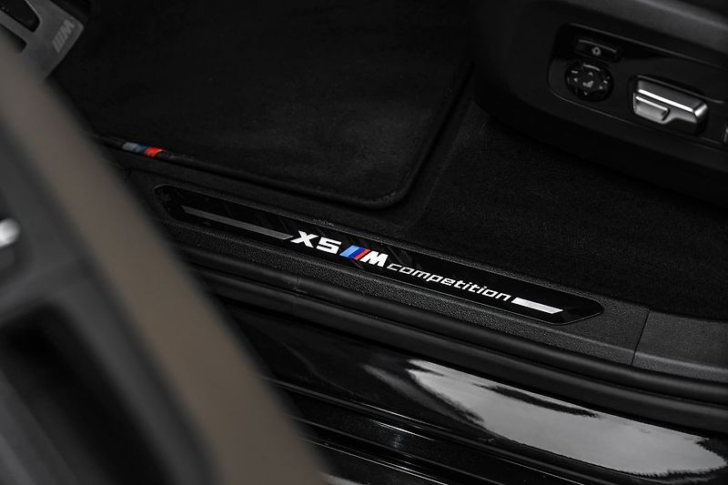 BMW X5 Competition Laser Carbon - fotka 20 z 24