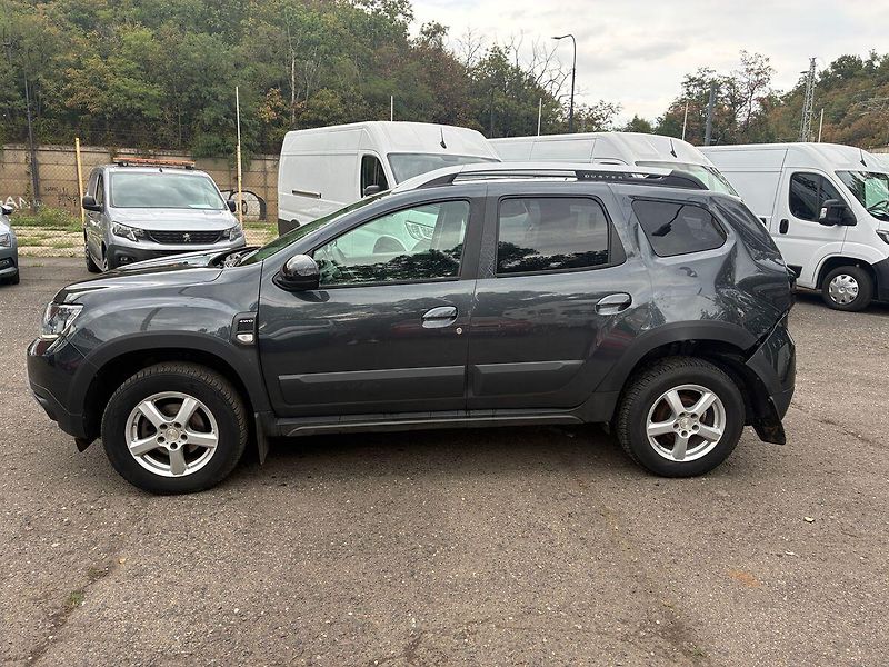 Dacia Duster 1.5 DCi 4x4 Navi ČR původ 64 0 - fotka 4 z 24