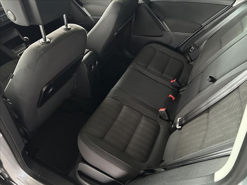 Volkswagen Tiguan 2,0   TDI,1.MAJ,SERVISKA,TAŽNÉ - fotka 19 z 22