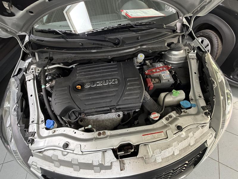 Suzuki Swift 1,6 Sport 100kW - fotka 15 z 27