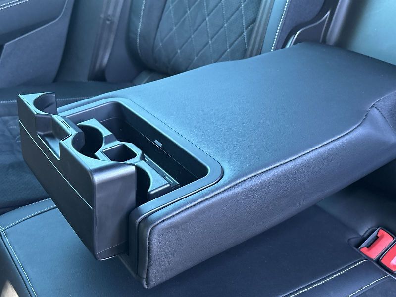 Škoda Superb (2023) Combi 2.0 TDI DSG Sportline - fotka 27 z 36