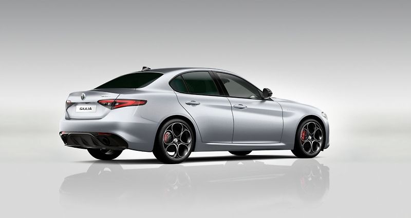 Alfa Romeo Giulia (2026) Veloce 2.2 JTDm 210k Q4 - fotka 3 z 6