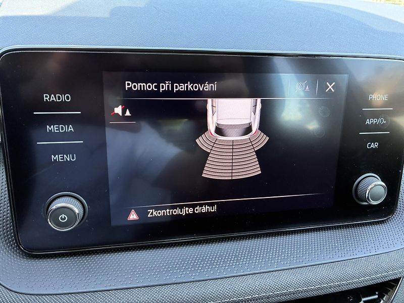 Škoda Fabia 1.0TSI-81KW,1.MAJITEL,STYLE... - fotka 28 z 31