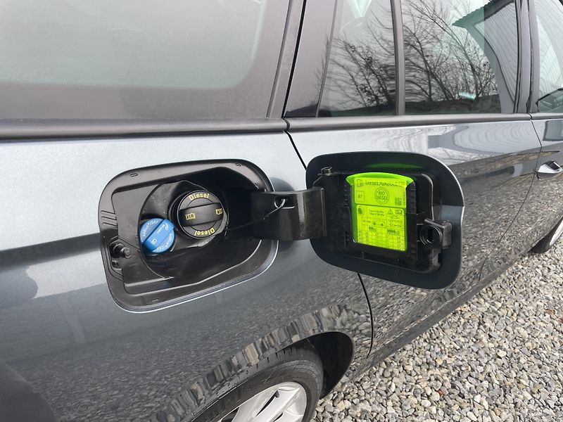 Škoda Octavia 2.0TDi 115PS LED VIRT NAVI DPH - fotka 57 z 189