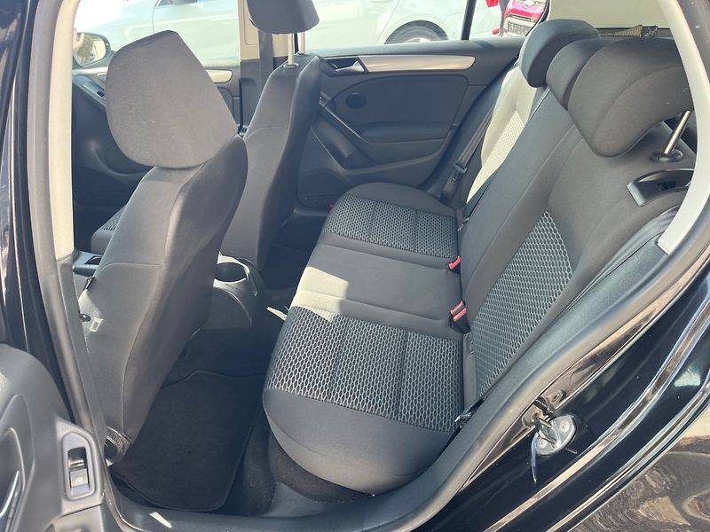 Volkswagen Golf (2009) 2.0 TDI - fotka 8 z 21