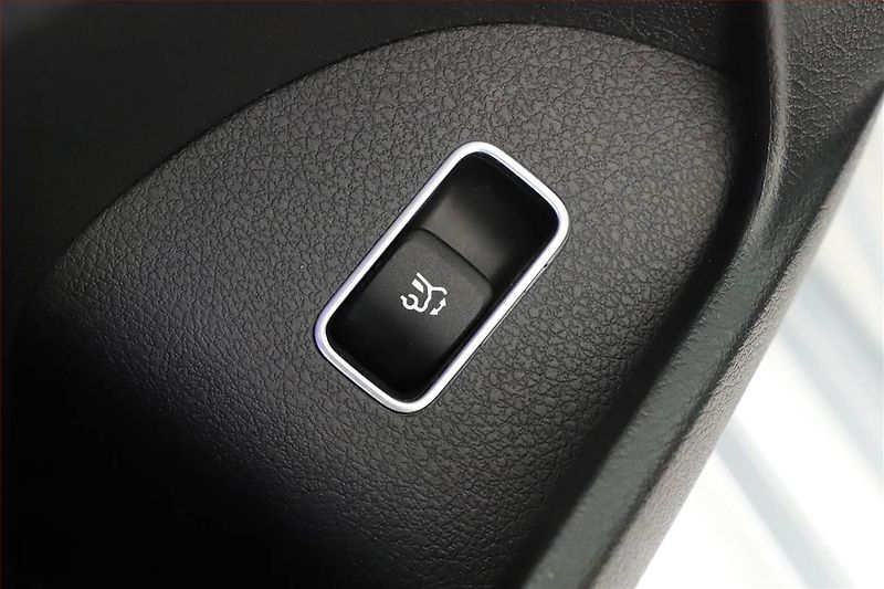 Mercedes-Benz GLS (2024) 450 4MATIC - fotka 24 z 26