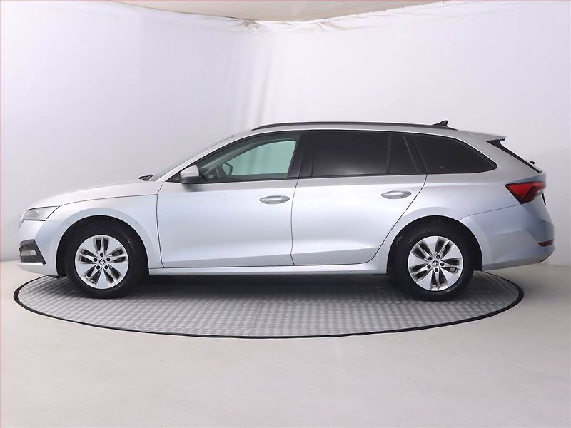 Škoda Octavia (2021) Ambition 2.0 TDI, Navi - fotka 3 z 24