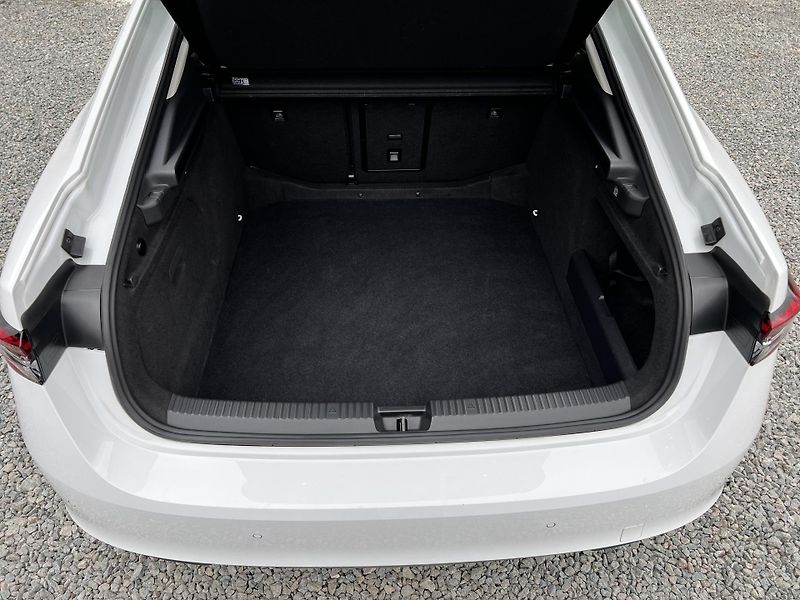Škoda Superb (2025) IV 2.0TDI L&K 110kW, CZ, 1.MAJ - fotka 21 z 27