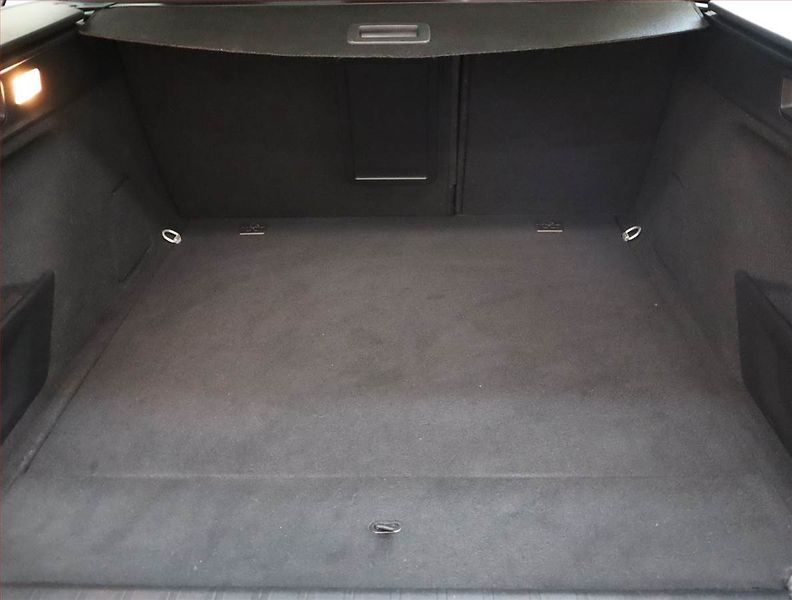 Peugeot 308 (2018) 1.6 BlueHDi, Navi, Tempomat - fotka 14 z 17