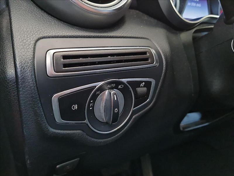 Mercedes-Benz GLC 250 d 4MATIC kupé - fotka 11 z 21