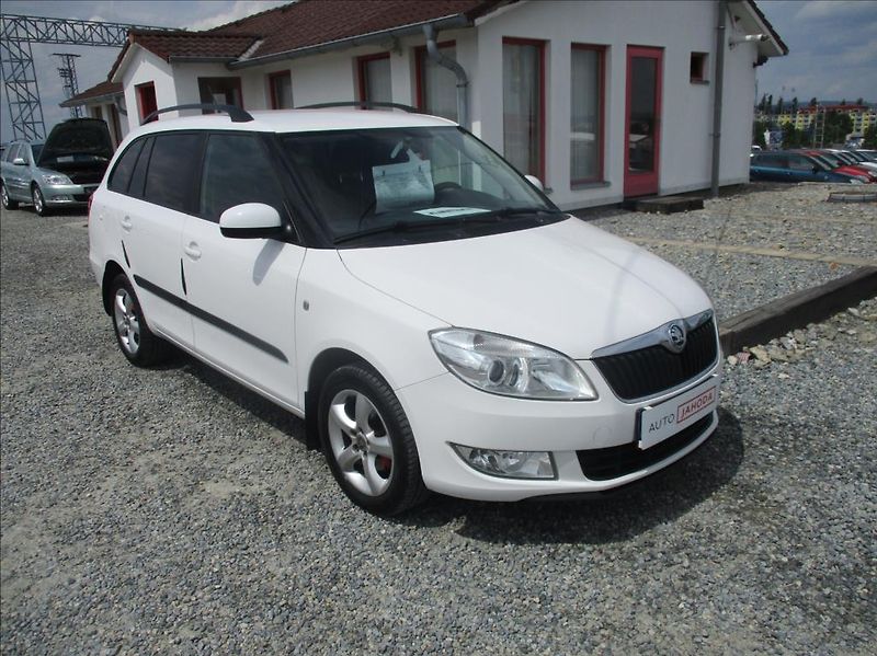 Škoda Fabia 1,4 i 16v, klima,servis,tažné, - fotografie inzerátu