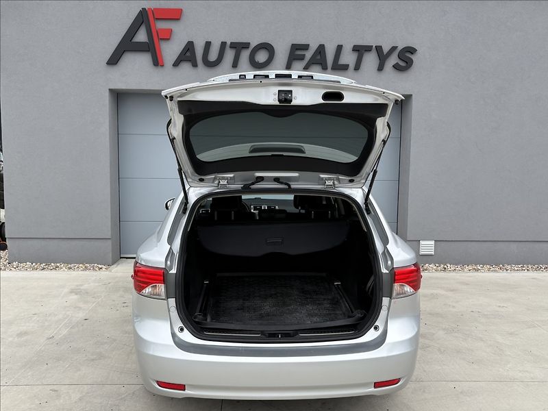Toyota Avensis 1,8 VVT- i 108 KW AUTOMAT CZ - fotka 22 z 23