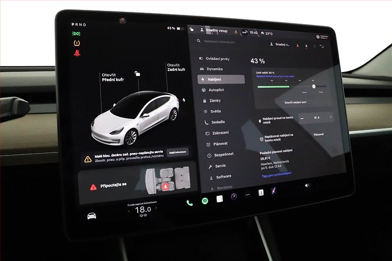 Tesla Model 3 (2019) Long Range 4WD 78kWh, SoH 82% - fotka 17 z 20