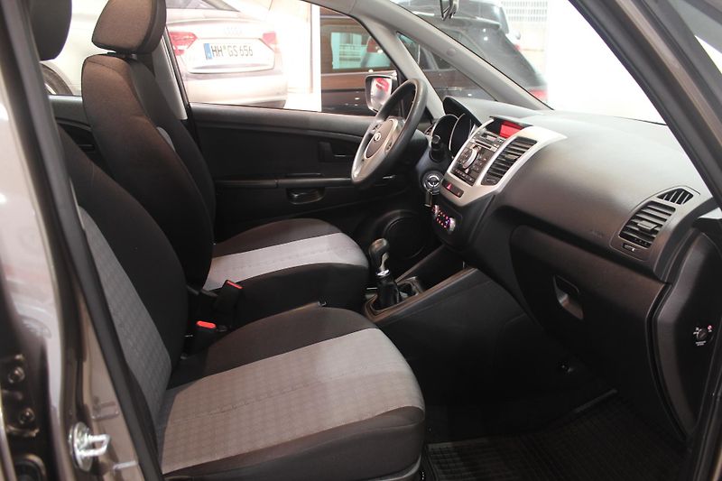 Kia Venga (2016) 1.4 66kW Klima ČR - fotka 22 z 30