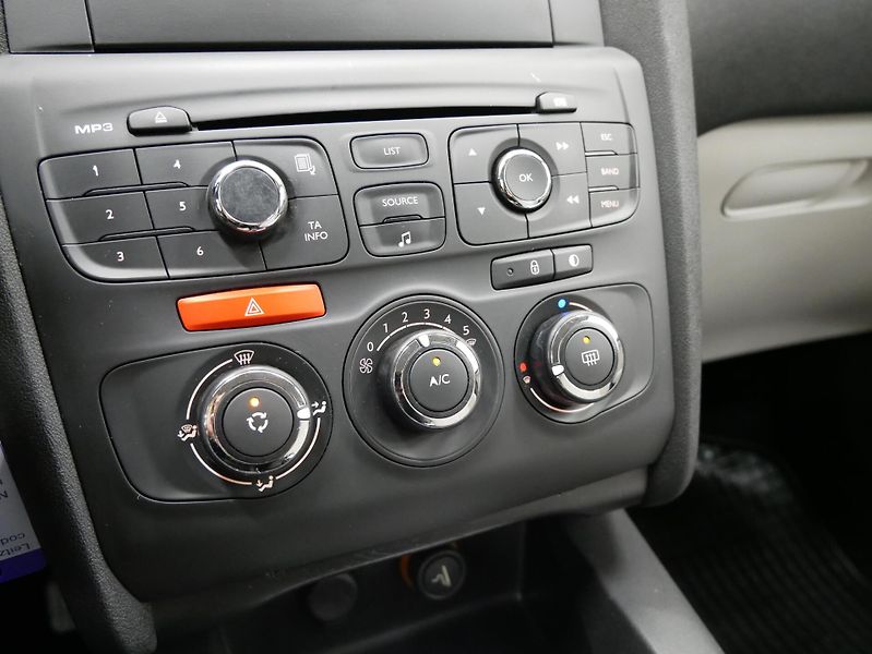 Citroën C4 - fotka 18 z 21