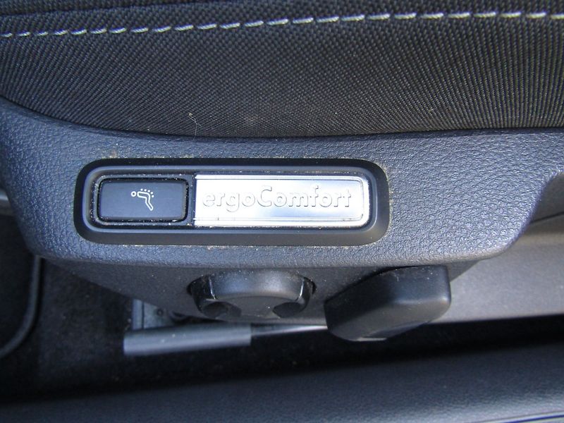 Volkswagen Passat (2021) 2.0 TDI DSG ACC - fotka 20 z 45