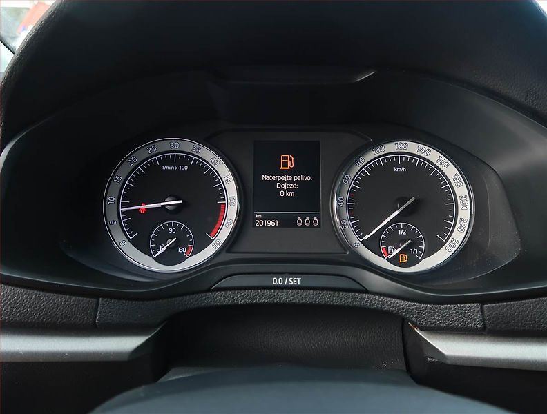 Škoda Karoq (2018) Style 1.6 TDI, Automat, Navi - fotka 11 z 21