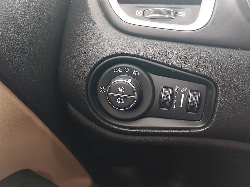 Jeep Renegade (2015) 1.6 E-torQ, ČR,1.maj - fotka 18 z 19