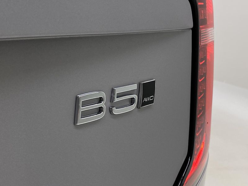 Volvo XC90 B5 AWD DARK ULTRA AUT CZ 7m - fotka 40 z 66