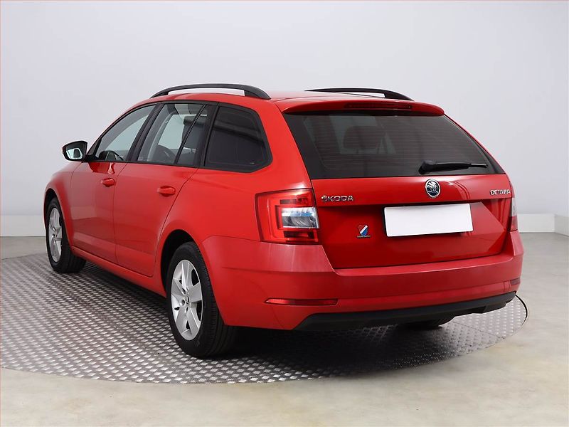 Škoda Octavia (2017) Ambition 1.6 TDI, Serv.kniha - fotka 4 z 14