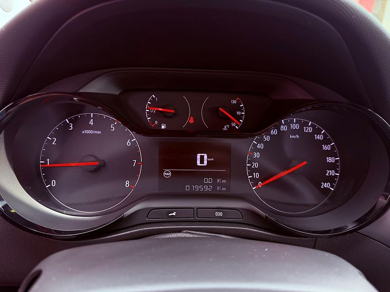 Opel Crossland X 1.2 Turbo, ČR, Serviska - fotka 18 z 26