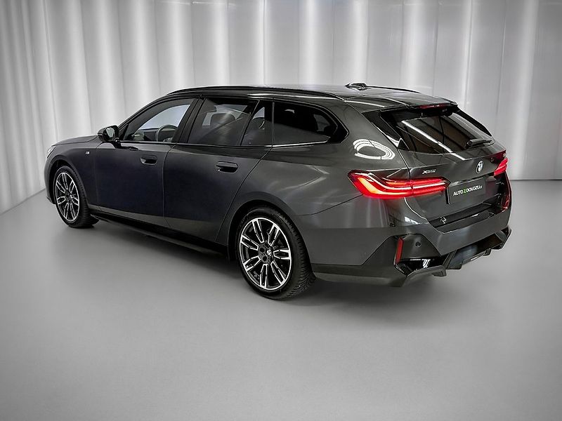BMW Řada 5 520d xDrive M-SPORT, HARMAN&KA - fotka 5 z 35