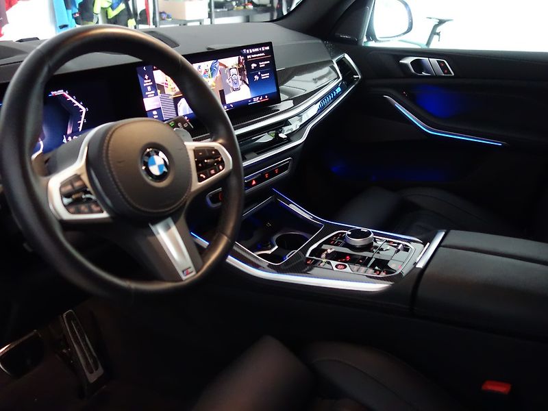 BMW X5 (2024) 4.0d*M-PAKET*VZDUCH*TOP*1M*CZ! - fotka 35 z 50