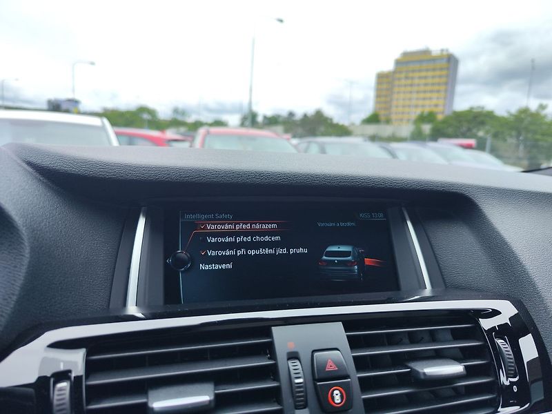 BMW X4 30d/190kW xDrive M-Paket AT - fotka 22 z 35